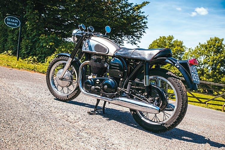 norton dominator bike